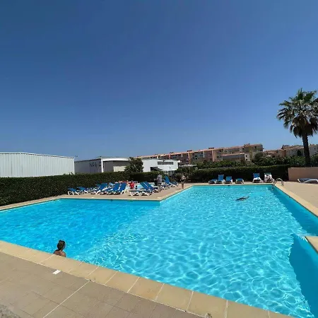 Apartment Au Cap D'agde Avec Parking, Piscine Et Terrasse - Fr-1-702-2 *